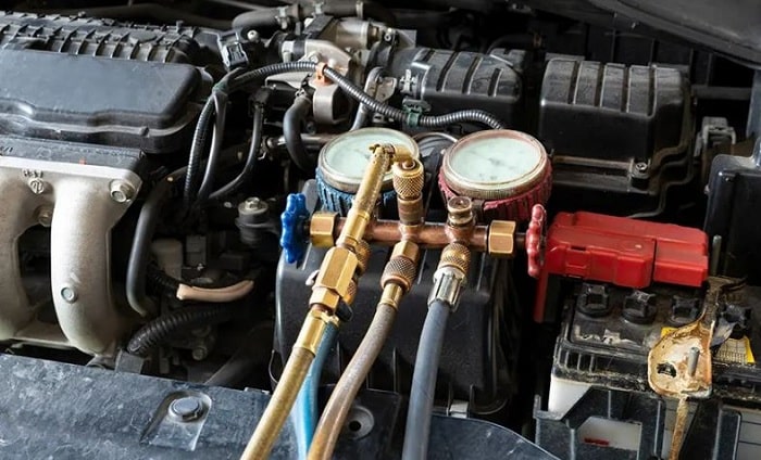 Điều hòa ô tô bị xì gas: Nguyên nhân, cách kiểm tra và giải pháp